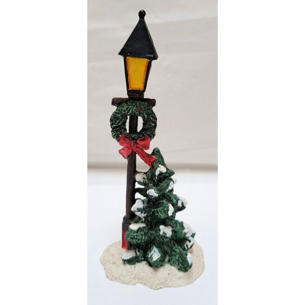 Vintage 90s Mervyn’s Christmas Village Square - Town Christmas Tree Lamp Post